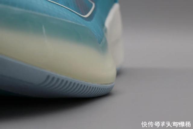 球鞋|换汤不换药还是大有改进这双300块的国产球鞋你会喜欢吗