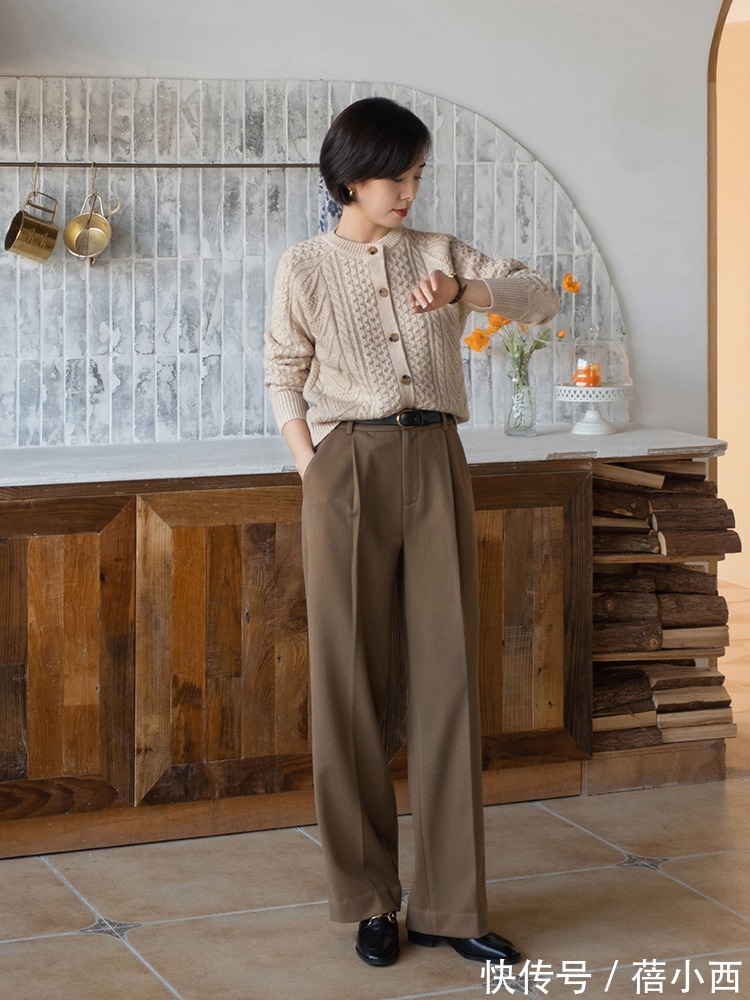 小姐姐|冬季穿搭还是“毛衣”赢了,买基础款就够,懂搭配照样赢得好气质