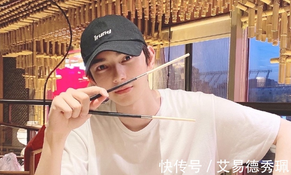 李誠儒|郭敬明給何昶希發S卡,是出自自己的原因,還是因為什么