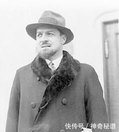 二战|二战中最搞笑的国家,士兵造战俘营关自己,还误杀了自家元帅