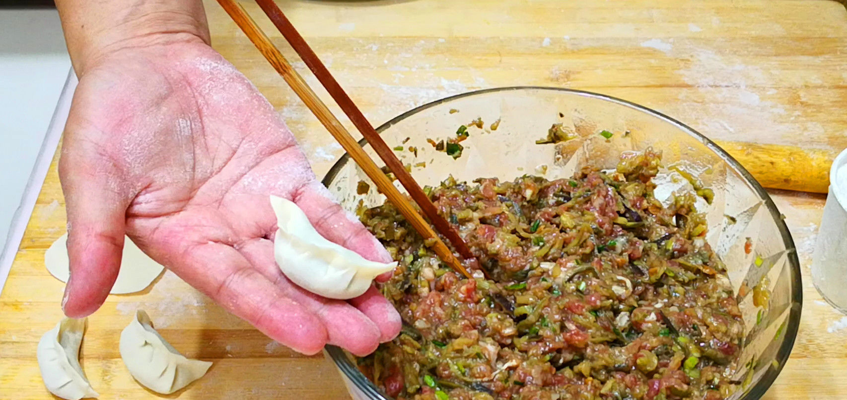 饺子|三伏天,用此菜包饺子,又鲜又嫩,1元钱一斤,比韭菜茴香都好吃