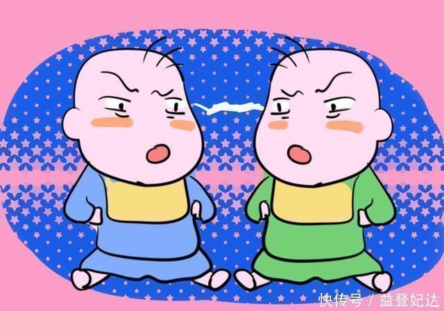 朵朵|1岁弟弟叫姐姐起床,悄悄用手去抠姐姐的手臂,后一秒家长笑岔气