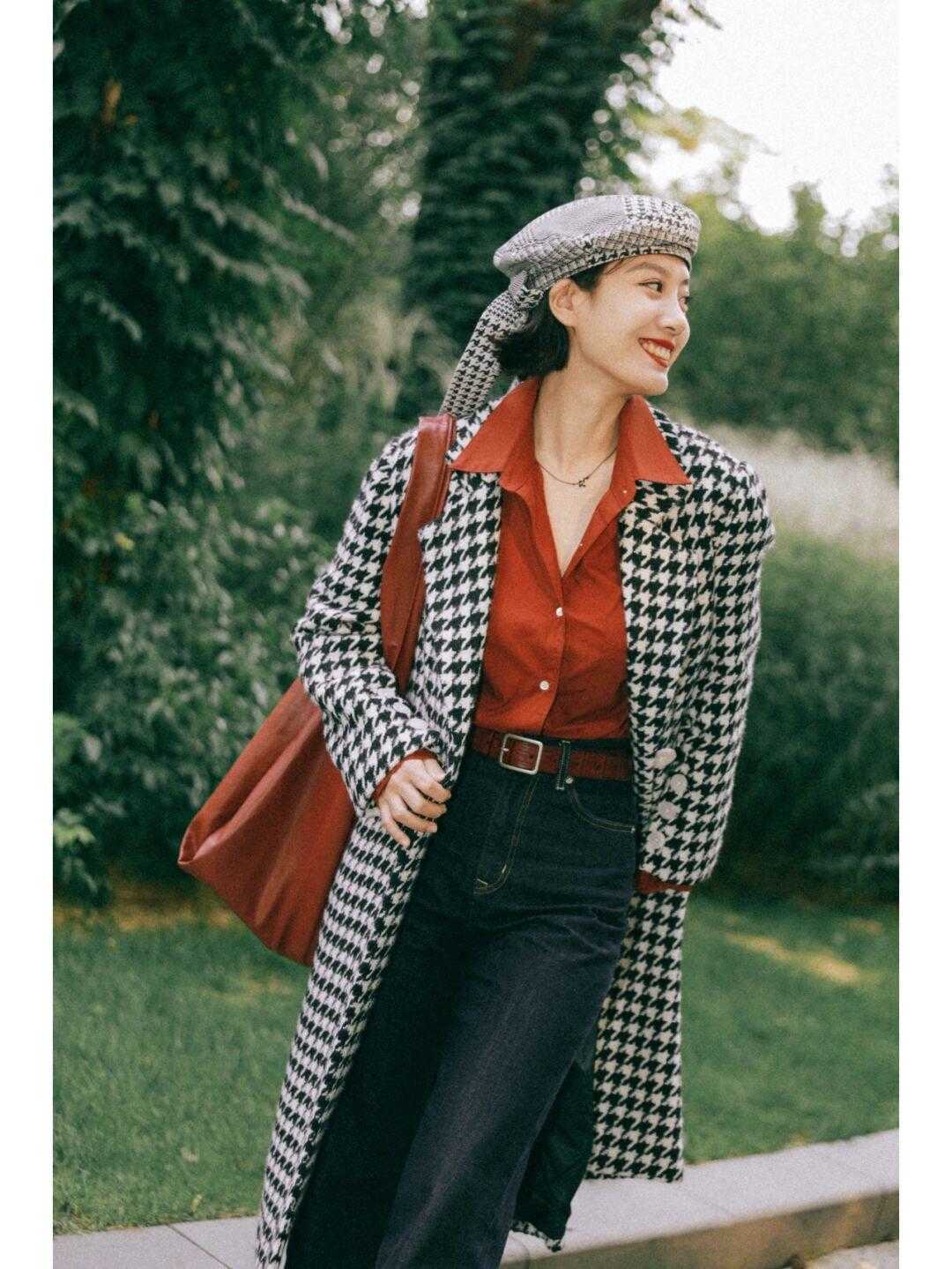 大衣 冬天穿裤子就选黑色牛仔裤,简约百搭不挑人,照着穿就对了