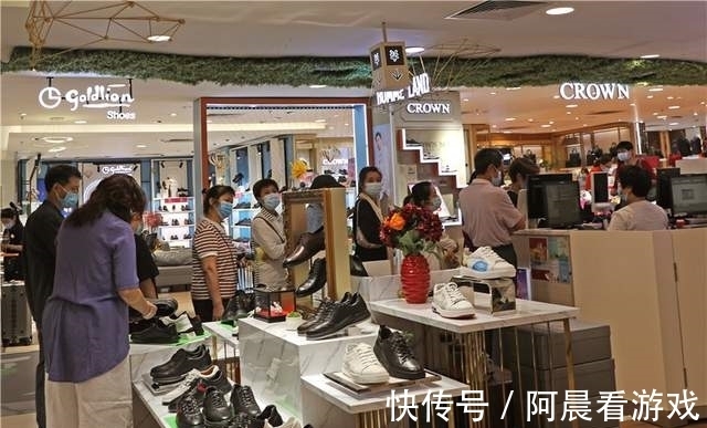 街坊|广州王府井百货即将闭店！25年来老广回忆满满，街坊纷纷打卡拍照