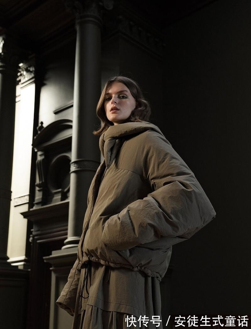 时髦 穿羽绒服别配长裤了,换成裙子时髦又精致,甜美女生都这么穿