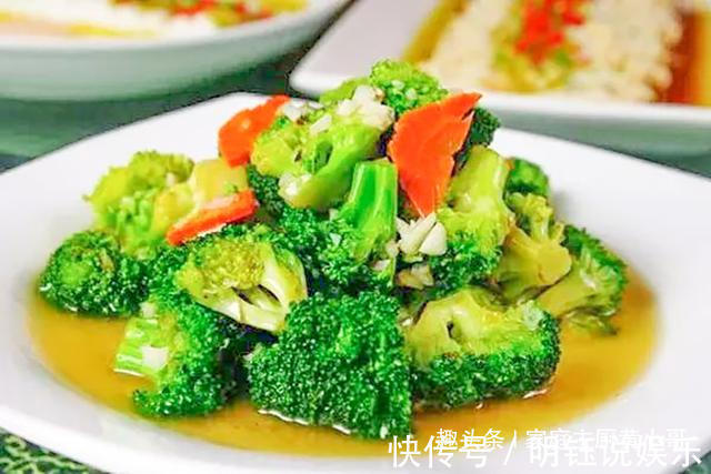 西兰花|炒西兰花时，直接焯水就错了，饭店都是用做法，难怪那么好吃