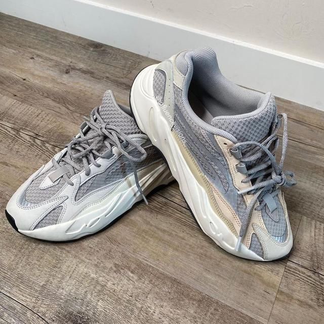买到省几千!奶油Yeezy 700 V2拼手速预约马上开启