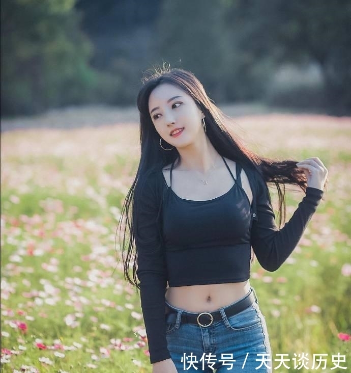 美女|微胖美女腿上肉太多,裤子都挤“裂”了