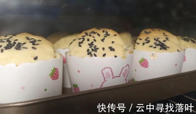 糯米鸡蛋|秋冬时节这样吃糯米,把它做成小蛋糕,细腻柔软,好吃易消化!