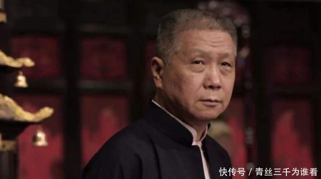 马未都中国刀客回势出刀,日本刀客反手拿刀,顺势就是一刀!