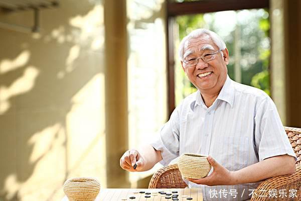  受益匪浅|怎样做才算科学养生？百岁长寿老人给出的5个建议，让你受益匪浅