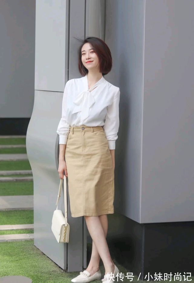 卡其色|上班的女孩该怎么打扮呢?简约穿搭就很有气场,干练又有女人味