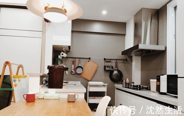 洗手盆|她买下42㎡单身公寓,一家三口住,客厅不放沙发,阳台当榻榻米