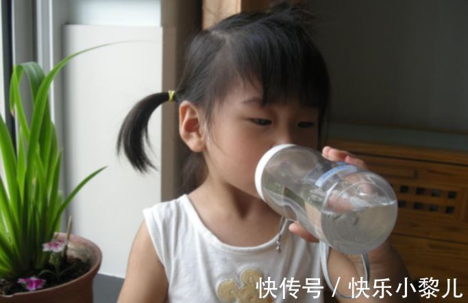 多喝水|?多喝水对身体好!但这4个时间段不要给孩子喝水,对身体有伤害