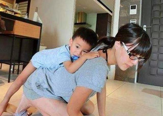 衰老|80后宝妈生娃后不久,“一夜衰老”成了“老太太”,现在情况咋样