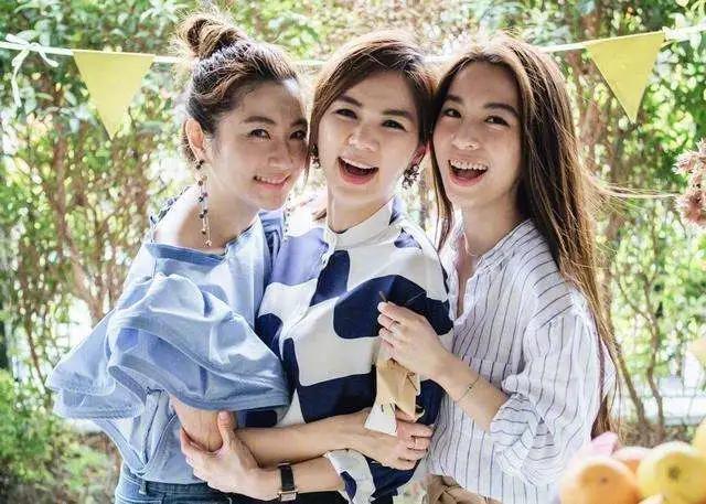 美丽新世界|华语第一女子天团出道三年推出50首歌,如今一人失声令粉丝痛心