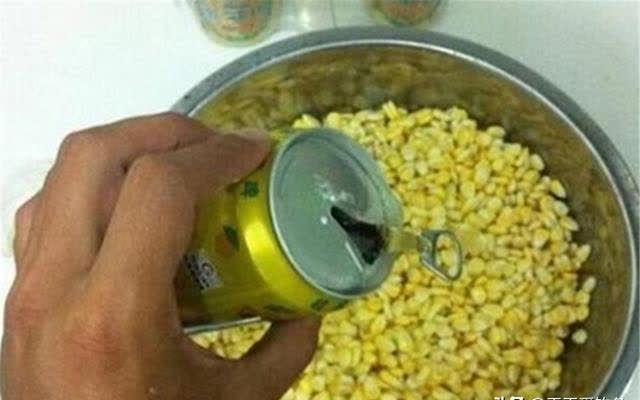 晚春开始钓草鱼,分享几款“清爽”的粮食饵,可以用到秋季