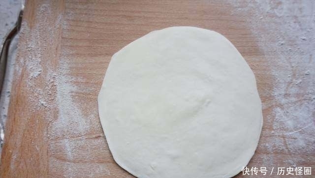 家常菜|家常菜:韭菜鸡蛋馅饼每一口都有鲜嫩劲儿