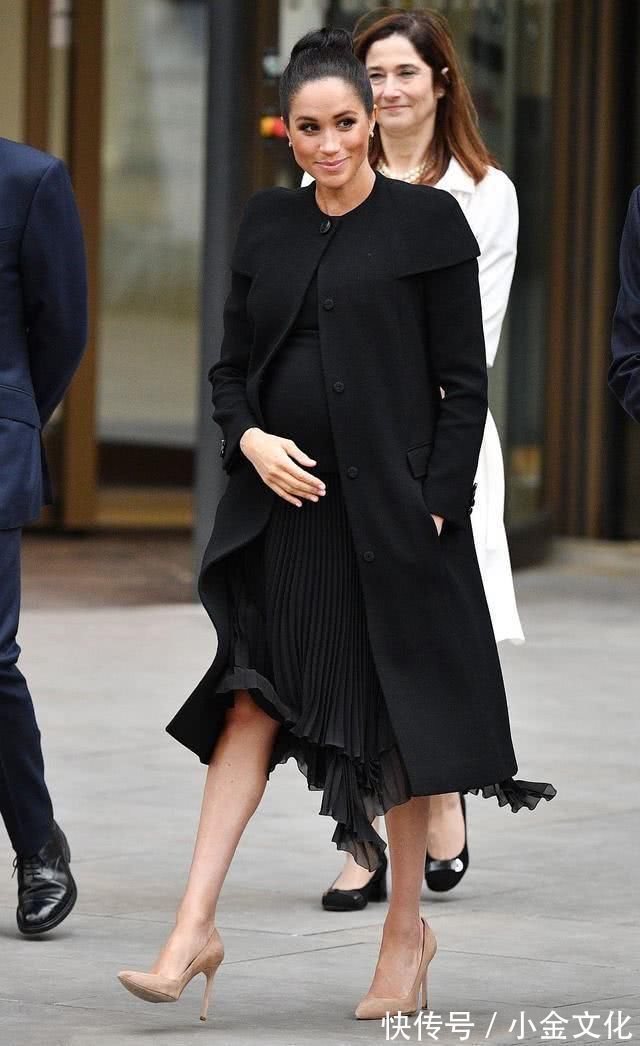 戴安娜|梅根“护孕肚”经典动作,次数多了让人生厌,看戴安娜凯特怎么做