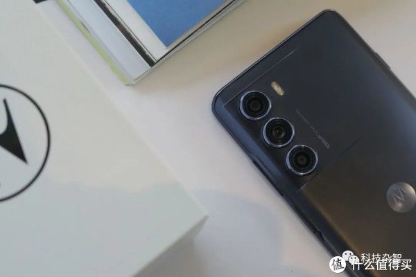 turbo|moto edge S30评测：1799元起，硬核实力+战力越级的新旗舰