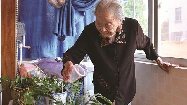 长寿老人|长寿真的那么好吗?其实能活到“这个岁数”,或许幸福指数更高