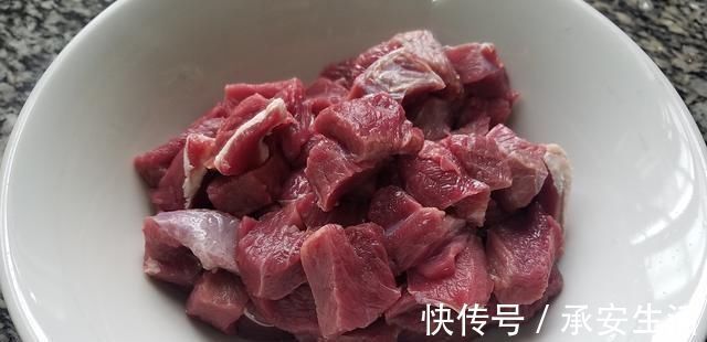 美味|牛肉这么做香浓美味,学会这个懒人做法,肉质不柴不腥营养好吃