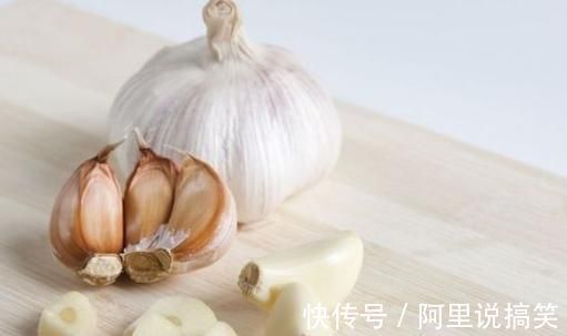 坚果|4种食物是血脂的“小福星”，每天一口，高血脂跪地求你给条活路