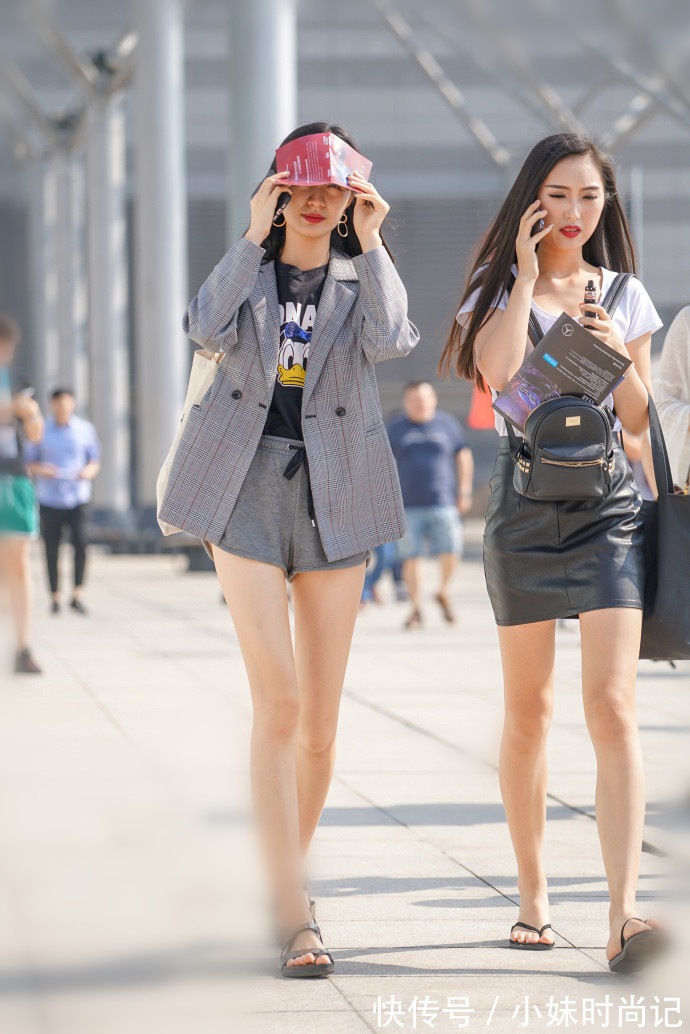 清新 重庆街拍,今年最流行的潮流清新穿搭,约会旅行你的搭配选择
