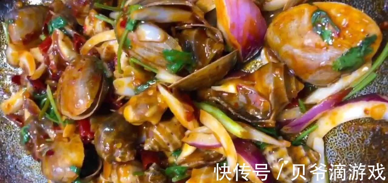 辣炒小海鲜,口味香辣适中咸香味美,就着啤酒吃不够!