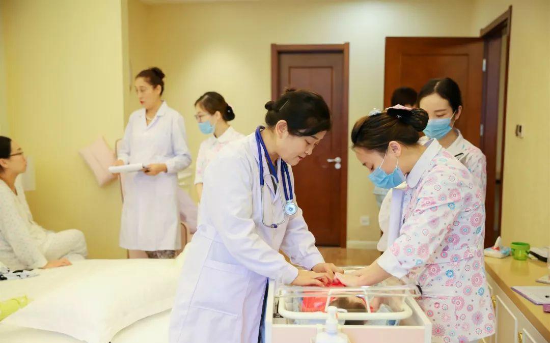 产房|从护士手里接过新生儿的,最好不是这4类人,否则宝宝后期得遭罪