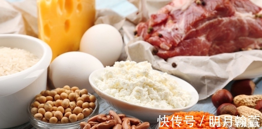 多喝水|尿酸高的人，多吃3类食物，排出多余尿酸，肾脏或许感谢你