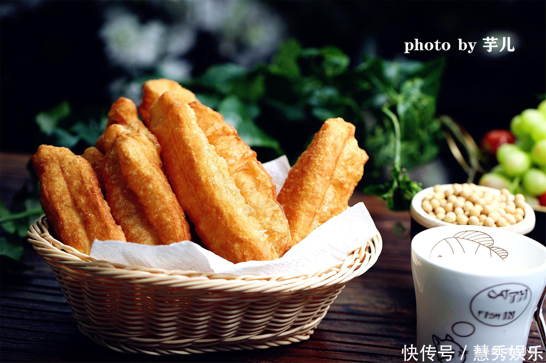 油条怎么炸,才又大又蓬松?最好配方和秘诀在此,酥香蓬松吃不够