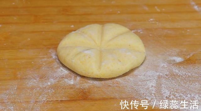 玉米酸奶饼|玉米面里面加一袋酸奶，蓬松暄软，百吃不厌，新手小白也能零失败