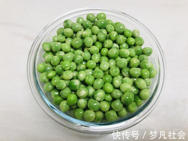 豌豆|天热少吃肉多吃豆，遇到碱性豆子多买点，营养丰富，夏天吃很合适