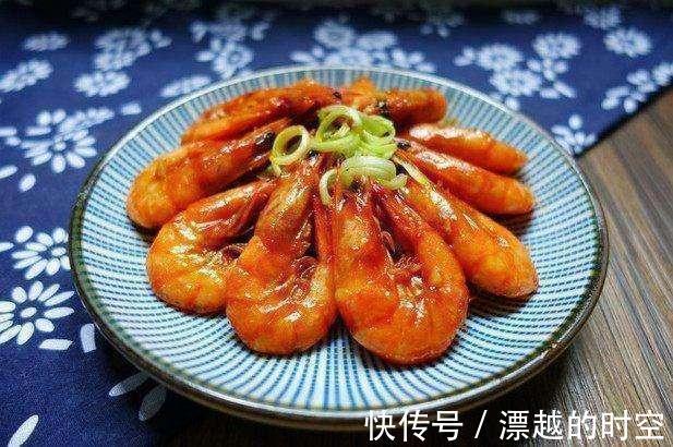 美食推荐芦笋炒肉,香辣豆瓣虾,红酒洋葱烩虾的做法