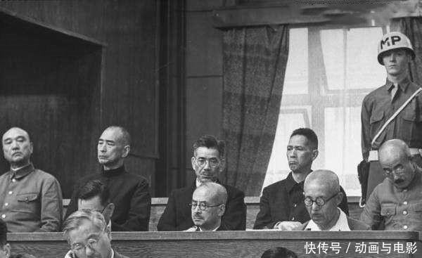 军事法庭|溥仪一生最“男人”的8天坐审判席像坐龙椅，说得裕仁尴尬不已