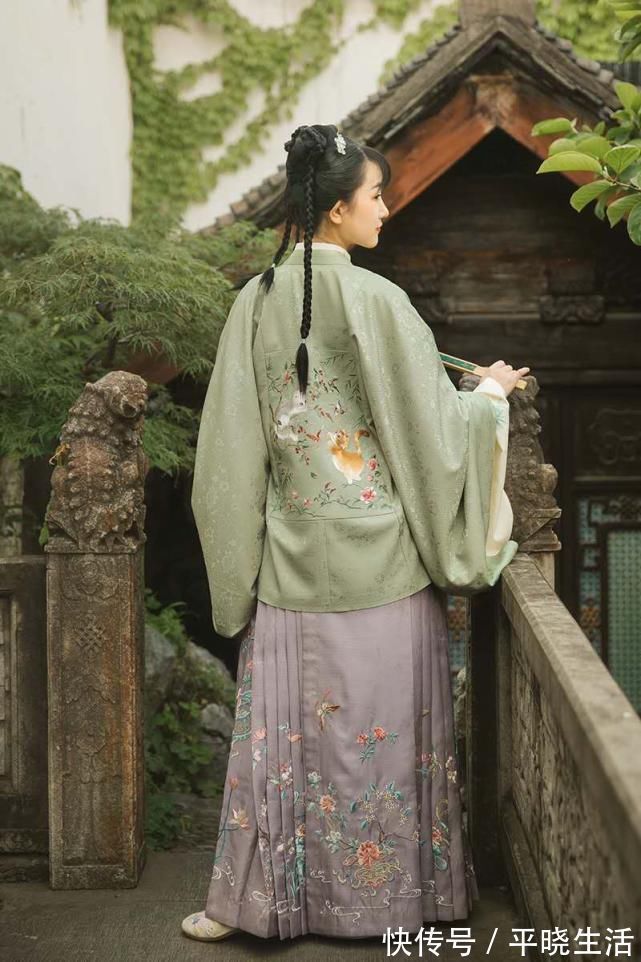 亮度 别人穿汉服像“卖家秀”,你穿汉服却像“买家秀”原因出在这里