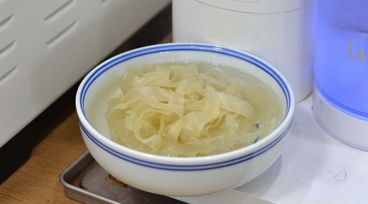 比带汤的臊子面好吃,正宗老陕味道,好吃的红油面皮,5分钟搞定