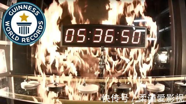 公开|总价值六万的背包里都放了些啥?差评同事背包大公开