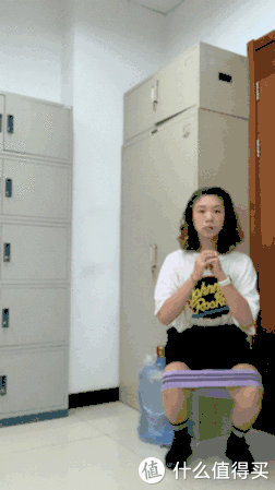 训练|真人演练在办公室可以做的臀腿训练，用时短不占地儿，男性也适用