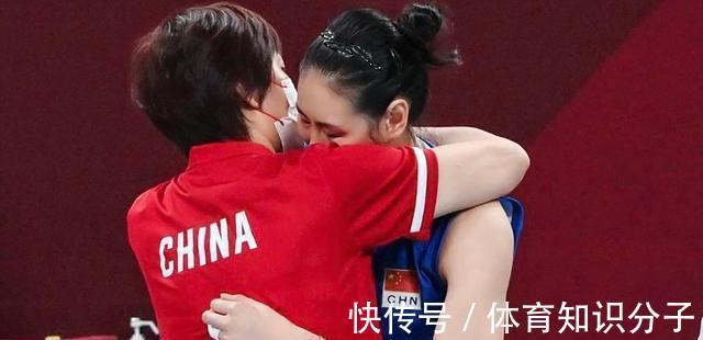 颜妮|中国女排迎来集体告别潮，5大国手相继离队，26岁她最让人遗憾