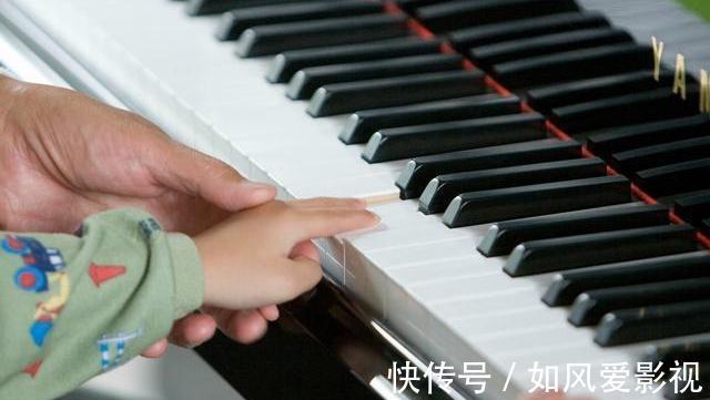 灵活度|孩子智商高不高,都写在手上了!各阶段手部发育指南,宝妈要记好