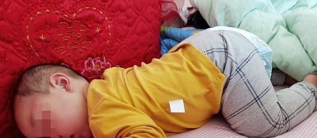 睡姿|宝宝的睡姿暗示了不同的性格, 如果是最后一种, 父母就要留心了