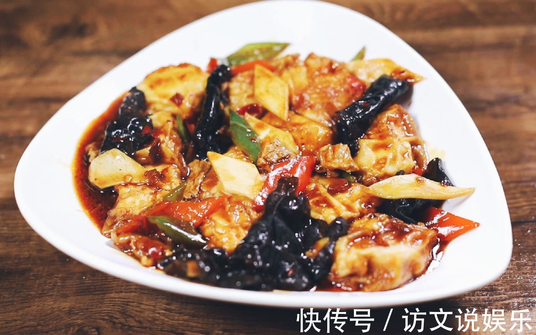 最好吃的豆腐做法,家常又方便,待客的时候做,客人都不愿意走了