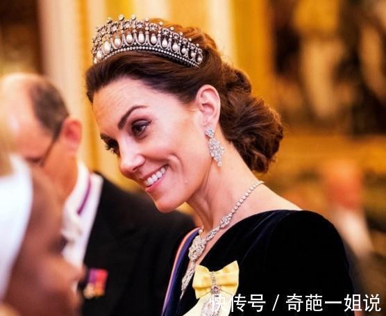 首饰!39岁凯特八面玲珑,多次借戴铁公鸡女王私藏珠宝,卡米拉成透明人