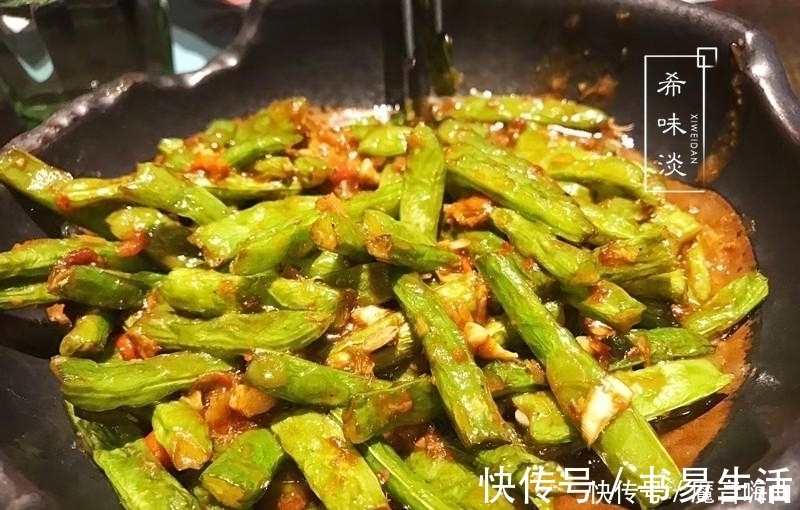 老公|周末邻居请下馆子，摆满一桌，全是特色菜，老公：点菜有水平！