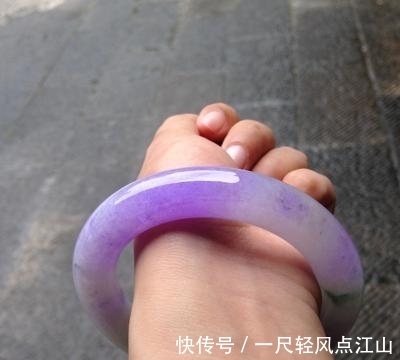 翡翠手镯 一般冰种玉镯子的价位
