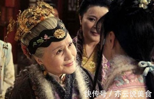贾母!红楼梦中,贾母为何喜欢将自己吃一半的东西给别人吃原因很简单