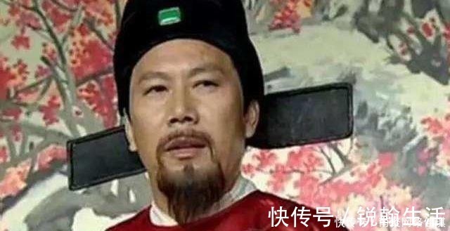 大臣|皇帝上联“老子天下第一”,大臣出的下联堪称绝妙,皇帝:斩了!