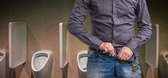 若身上四处“发臭”,不一定是不爱干净!很可能有潜藏疾病